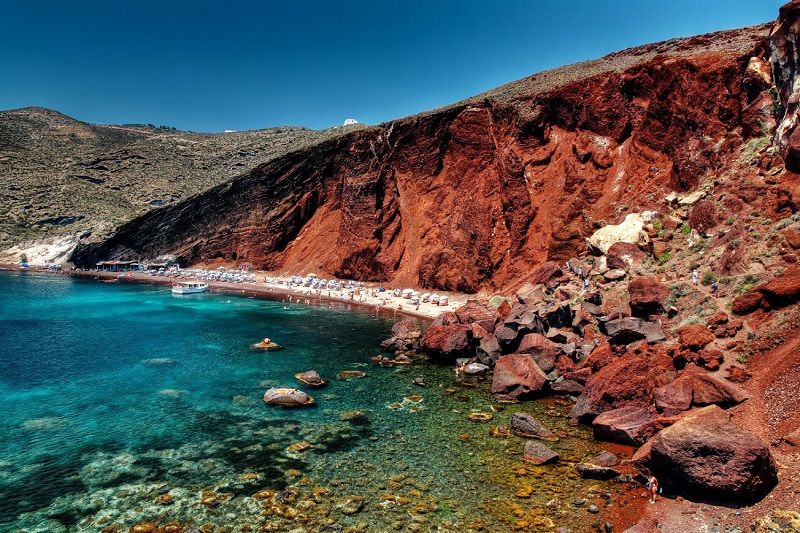 14 praias imperdíveis para conhecer na Grécia: Praia Vermelha, ilha de Santorini