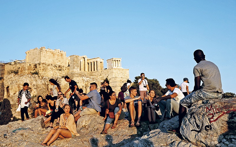 Verão nos pontos turísticos de Atenas, na Grécia