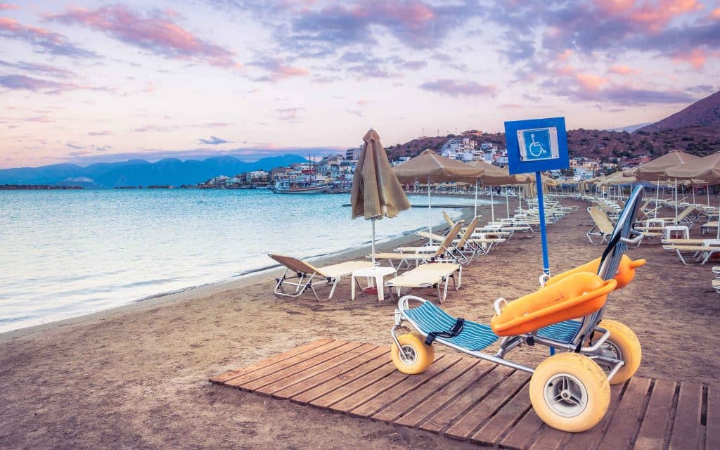 Acessibilidade na praia de Santorini