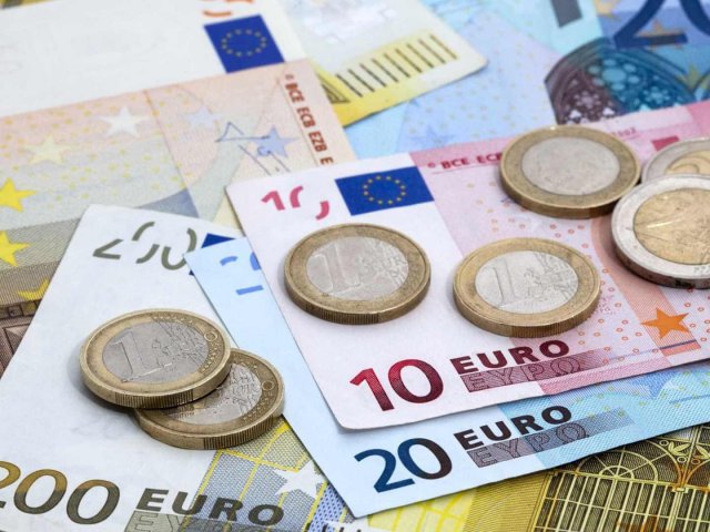 Quanto levar de dinheiro para Santorini