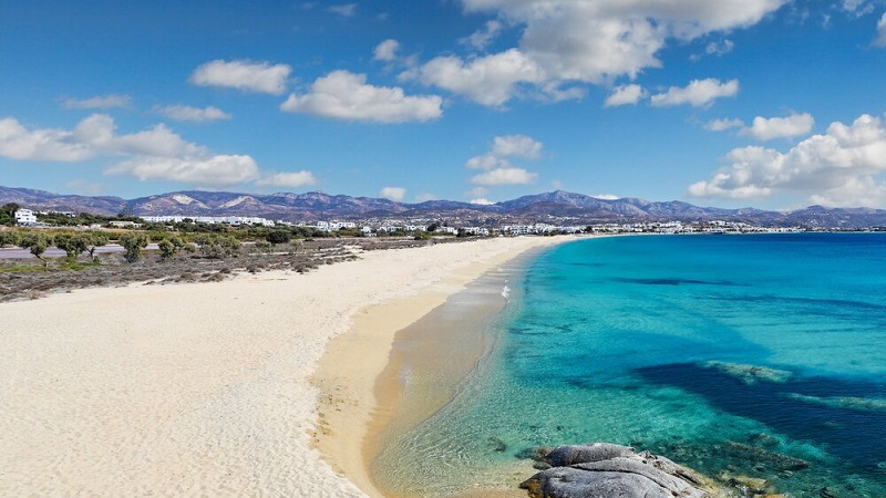 Praia Agios Prokopios, em Naxos
