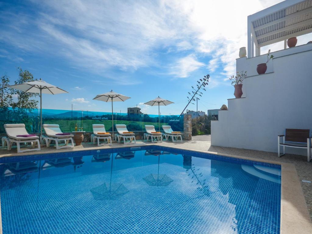 Piscina de hotel em Naxos