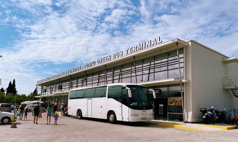 Chegada ao aeroporto de Corfu