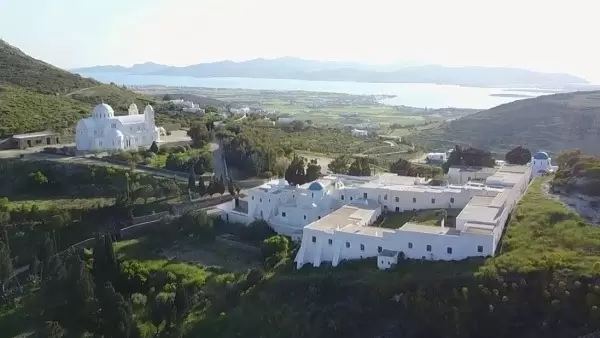 Pontos turísticos da ilha de Paros: Mosteiro de Longovarda